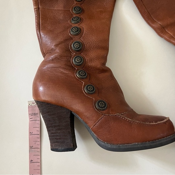 Brown leather heel boots - Picture 2 of 4